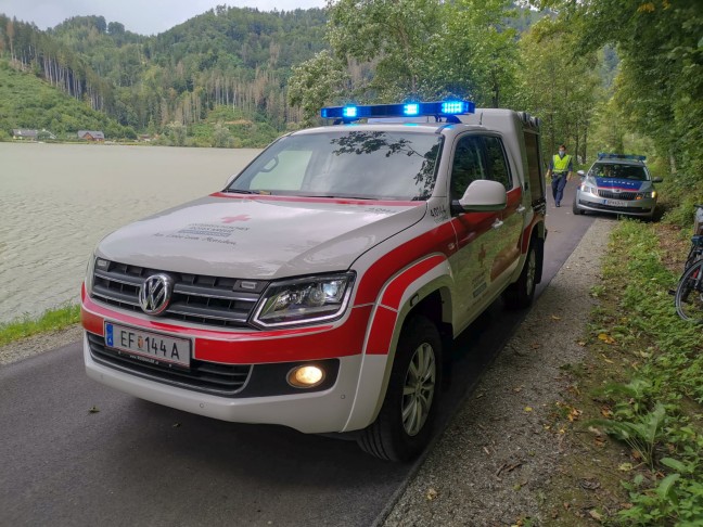 Notarzthubschrauber im Einsatz: Kollision dreier Radfahrer am Donauradweg bei Hartkirchen