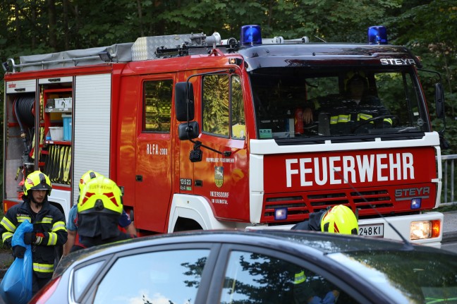 Auto kollidiert auf Scharnsteiner Straße bei Inzersdorf im Kremstal mit LKW