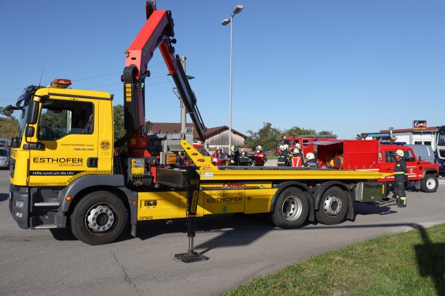 Schwerer Verkehrsunfall auf Scharnsteiner Straße in Gmunden