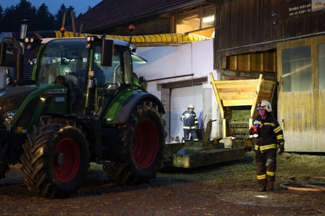 Vier Feuerwehren bei Brand auf Bauernhof in Peterskirchen im Einsatz
