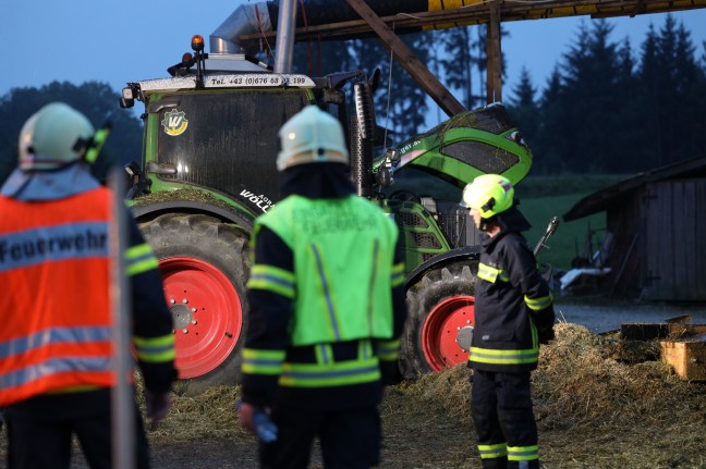 Vier Feuerwehren bei Brand auf Bauernhof in Peterskirchen im Einsatz