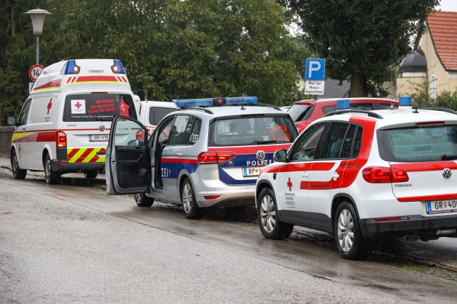 Personenrettung: Feuerwehr und Notarzt nach Ereignis in der Trattnach bei Grieskirchen im Einsatz