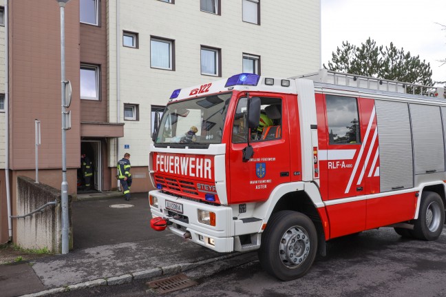 Angebranntes Kochgut in einer Wohnung in Asten sorgt für Einsatz von drei Feuerwehren