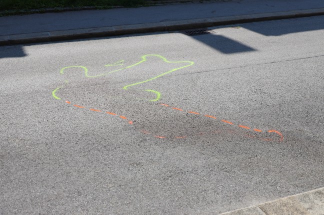 20-Jähriger in Linz-Froschberg mit schweren Kopfverletzungen tot auf Straße aufgefunden