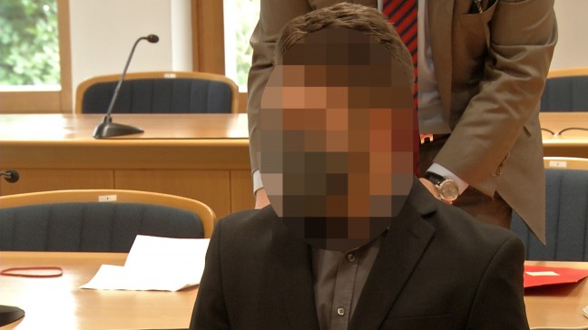 Urteil: Alkolenker (19) nach Unfall mit zwei Toten zu 16 Monaten Haft und Schmerzensgeld verurteilt