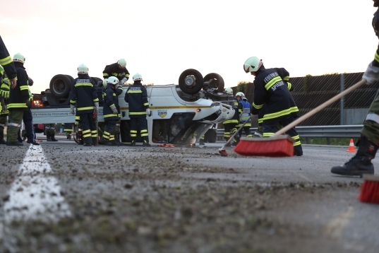 Schwerer Verkehrsunfall auf der Westautobahn bei Vorchdorf