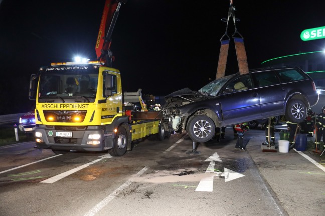Drei Verletzte bei schwerem Crash dreier Autos auf Salzkammergutstraße in Gmunden