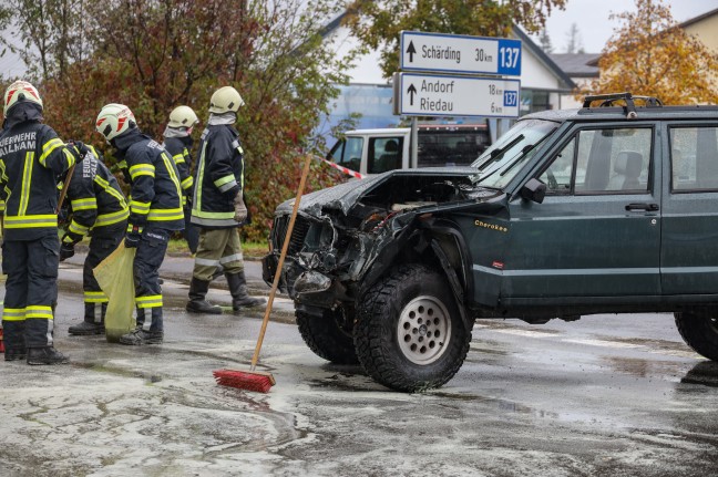 Schwerer Verkehrsunfall auf Innviertler Straße in Kallham fordert zwei teils Schwerverletzte
