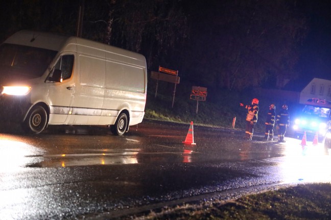 Crash auf Ausweichstrecke: Kreuzungskollision auf Rieder Straße in Geiersberg sorgt für Stau