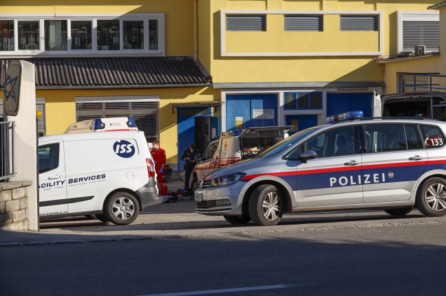 Notarzthubschrauber im Einsatz: Arbeiter erlitt bei Explosion in Gmunden schwere Verbrennungen