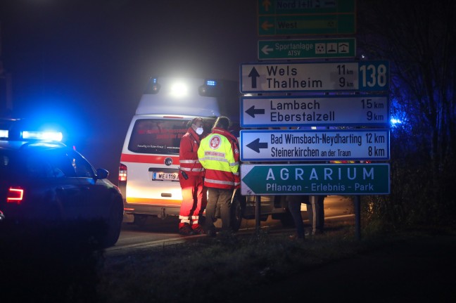 Fußgänger auf Pyhrnpass Straße in Sattledt von PKW erfasst und schwer verletzt