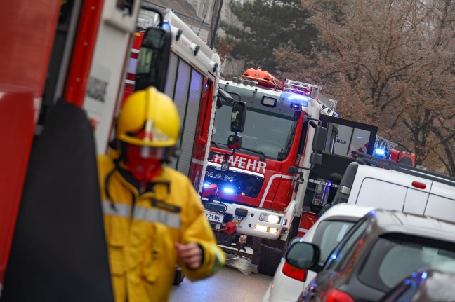 Brand in einer Wohnung in Wels-Neustadt fordert einen Verletzten
