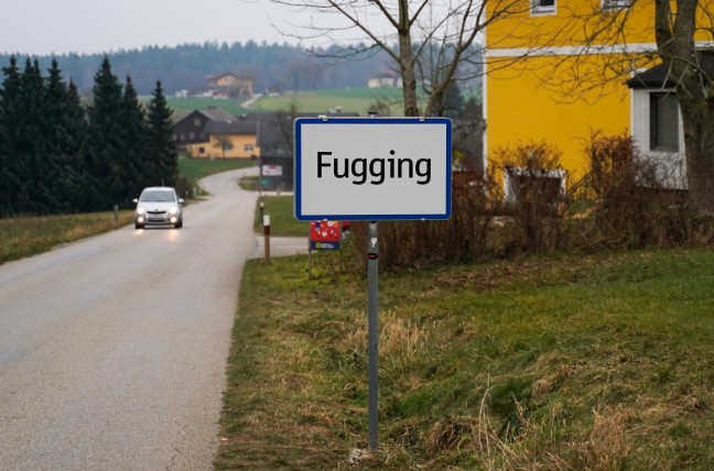 Fugging statt Fucking: Tarsdorfer Ortschaft vor Umbenennung bereits mit neuen Ortstafeln beschildert