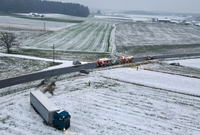 Schwerer Verkehrsunfall auf Lamprechtshausener Straße zwischen Eggelsberg und St. Georgen am Fillmannsbach