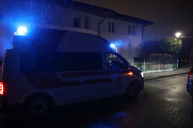 Personenrettung in Wels-Pernau: Mädchen steckte mit Kopf in Toilettenaufsatz fest
