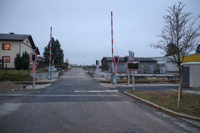 Drei neue Sicherungsanlagen bei Bahnübergängen entlang der Almtalbahn in Sattledt in Betrieb genommen