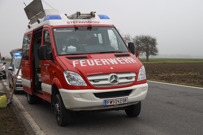 Drei Verletzte bei schwerem Verkehrsunfall zwischen zwei PKW in Peuerbach