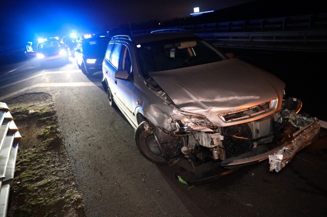 Blechsalat und Leichtverletzte: Serienunfall mit mehreren Fahrzeugen auf Innkreisautobahn in Wels