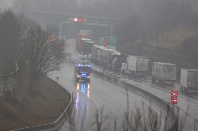 Einsatz in Steinhaus: Fünf Feuerwehren in Autobahntunnel der Innkreisautobahn alarmiert