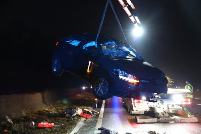 Auto überschlagen: Schwerer Verkehrsunfall auf Innkreisautobahn bei Krenglbach fordert zwei Verletzte
