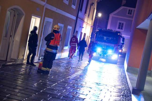Brandeinsatz durch "Lagerfeuer" in einem Jugendraum in Wels-Innenstadt