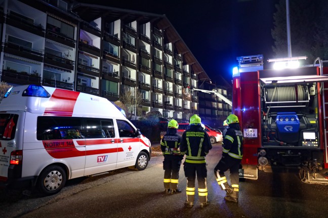 94-Jähriger bei Brand in Altmünster durch Feuerwehr aus Wohnung gerettet