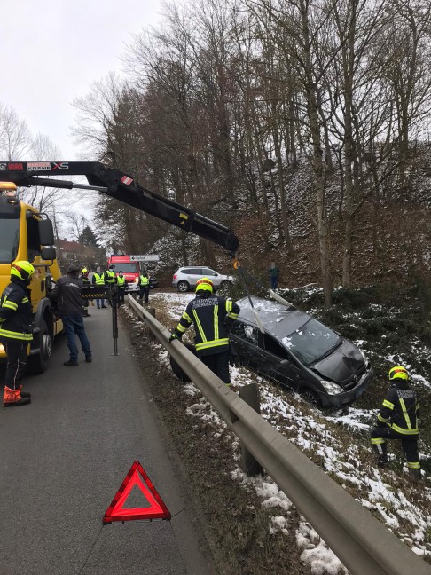 Autoüberschlag in Steinerkirchen an der Traun endet glimpflich