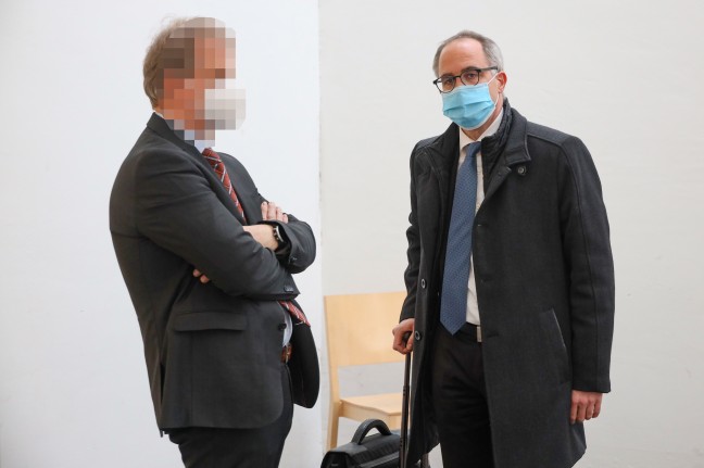 ÖVP-Landtagsabgeordneter und Bürgermeister vor Gericht - Richter: "Keine Kameras im Gerichtsaal"