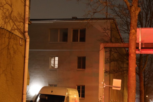 Defektes Stiegenhauslicht in einem Wohnhaus in Wels-Innenstadt führte zu Serie an Einsätzen