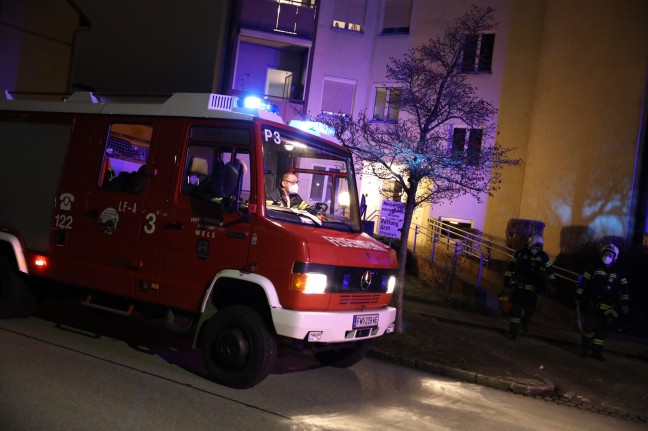 Größere Unratmenge in einer Wohnung in Wels-Vogelweide führte zu Einsatz von Feuerwehr und Polizei