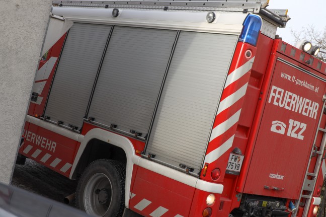 Zwei Feuerwehren bei gemeldetem Wohnhausbrand in Attnang-Puchheim im Einsatz
