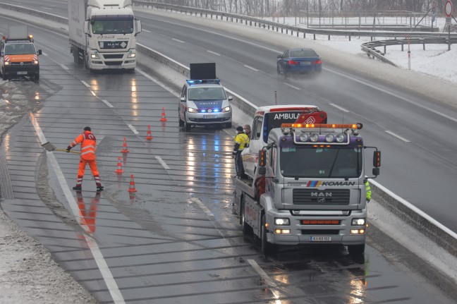 Rettungsauto umgestürzt: Schwerer Verkehrsunfall auf Pyhrnautobahn bei Roßleithen