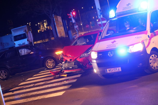 Kreuzungskollision zweier Autos in Wels-Pernau