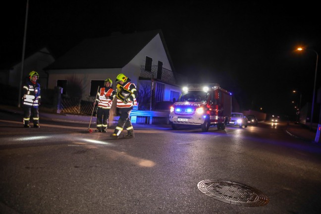 Feuerwehr erneut bei lngerer lspur in Marchtrenk im Einsatz