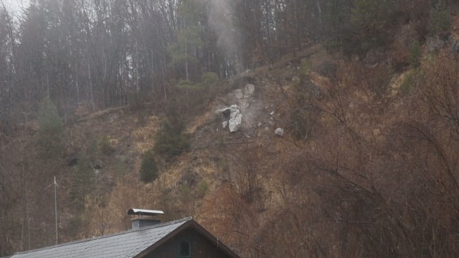 Rutschenden Felsblock am Traunstein in Gmunden erfolgreich gesprengt