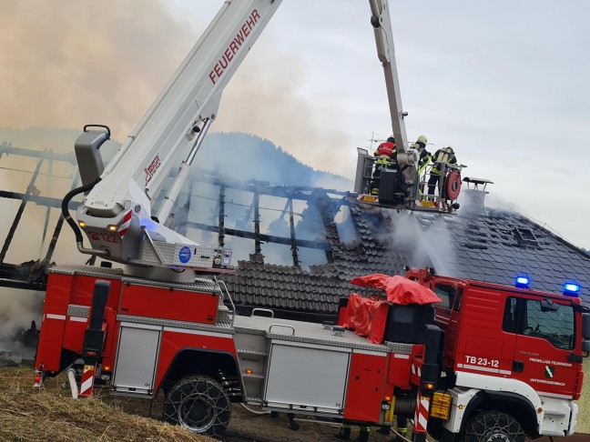 Großbrand auf einem Bauernhof in Unterweißenbach