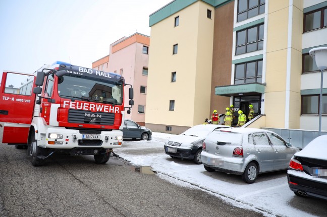 Menschenrettung: Person durch Feuerwehr aus stark verrauchter Wohnung in Bad Hall gerettet
