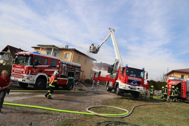 Neun Feuerwehren bei Wohnhausbrand in Pregarten im Einsatz