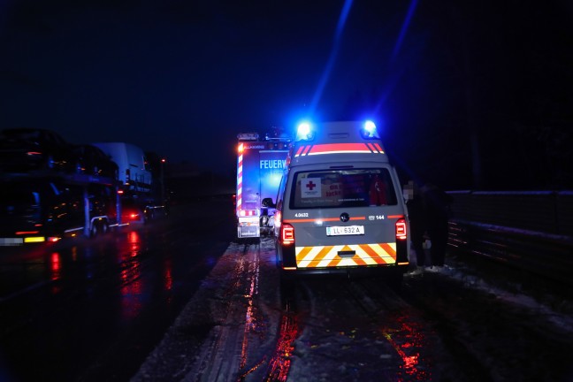 Gleich mehrere Verkehrsunfälle auf Welser- und Westautobahn nach starkem Graupelschauer