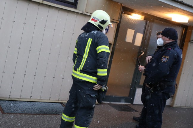 Rauchentwicklung eines Rauchers führt zu Einsatz der Feuerwehr in Wels-Pernau
