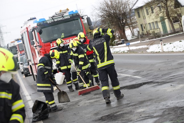 Schwerer Crash auf Wiener Straße in Edt bei Lambach fordert zwei teils schwer verletzte Personen