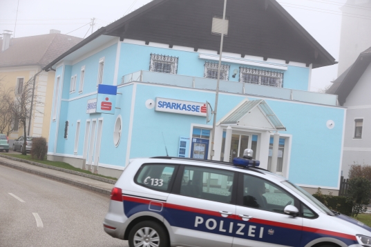 Frau überfiel die Sparkasse in Ohlsdorf