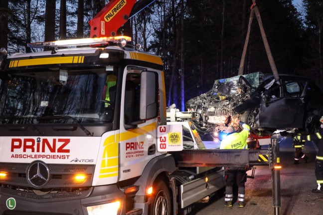 Autolenkerin (26) nach schwerem Unfall bei Waldneukirchen im Klinikum verstorben