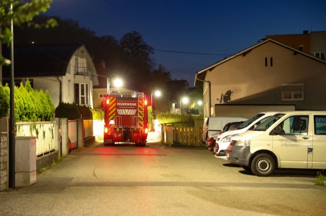 Einsatz nach kleinerem Brand in Küche eines Mehrparteienwohnhauses in Thalheim bei Wels