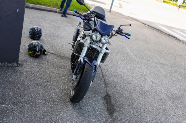 Motorradlenker bei Verkehrsunfall in Wels-Lichtenegg verletzt