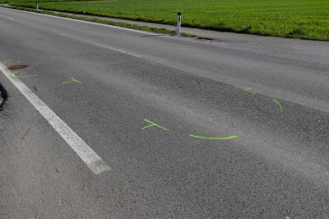 Motorradfahrer bei Auffahrunfall auf abbiegenden PKW in Vorchdorf verletzt