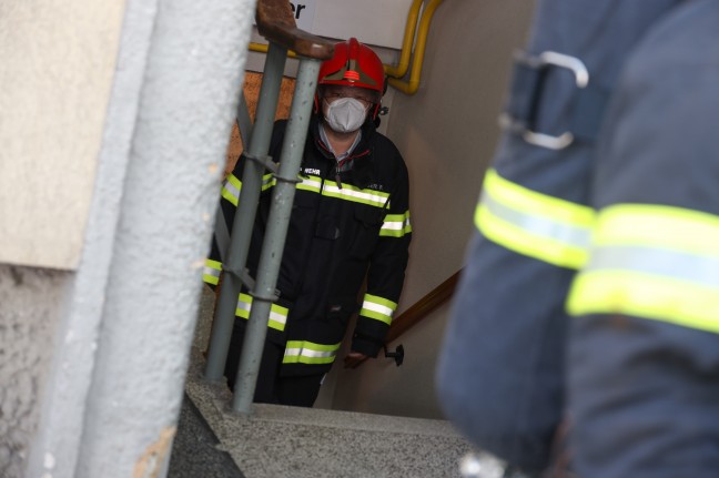 Inversionswetterlage: Rauchverschleppung von einem Kamin zum anderen in Wohnhaus in Wels-Neustadt