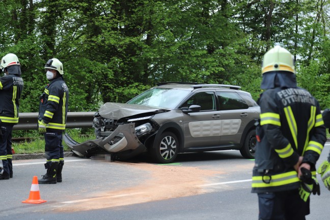 Drei Verletzte bei schwerem Auffahrunfall auf Rohrbacher Straße bei Ottensheim