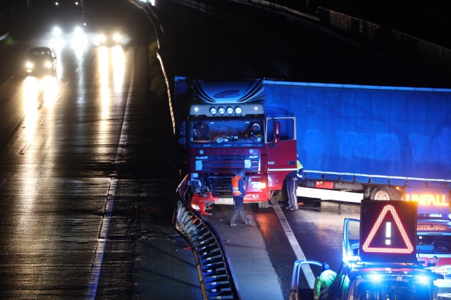 Nach Unfall querstehender LKW führte zu nächtlicher Sperre der Welser Autobahn bei Marchtrenk