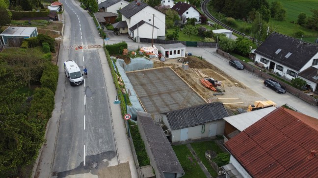 500 Tonnen Schottermaterial sollen weiteres Abrutschen der Ruflinger Straße verhindern